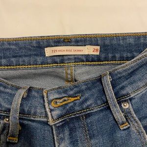 Levi 721 High Rise Skinny Jeans